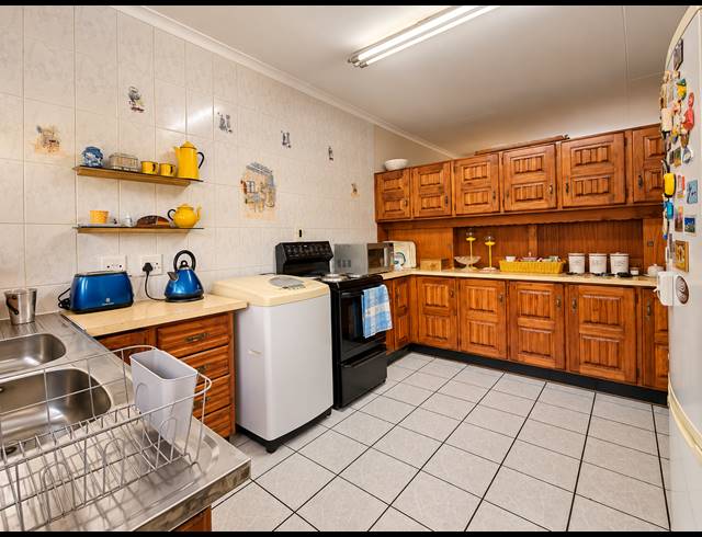 2 BEDROOM TOWNHOUSE FOR SALE IN THREE RIVERS